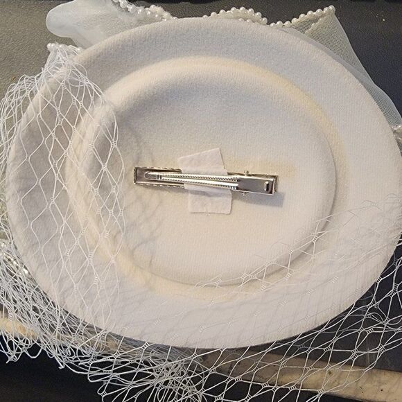 Feather and Polka Dot Fascinator With Lace Gloves For Weddings Dress up and more - Picture 5 of 7